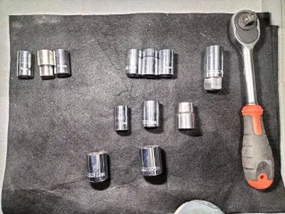 Lote de llaves y herramientas varias