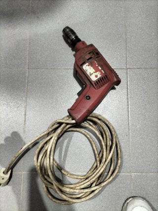 Se vende taladro con uso pero en buenas condicione