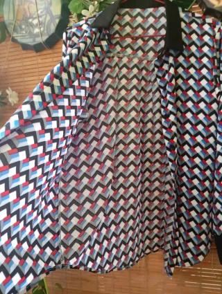 Camisa estampada alegre