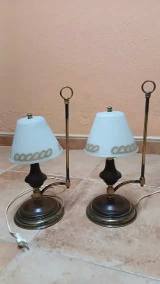 Pareja Lámparas Mesita Noche Bronce y Madera