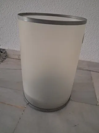 Papelera Oficina Translúcida semiantigua