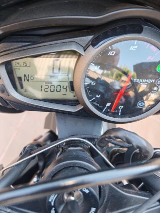 Triumph Street Triple 765 R 2022 Gris/Roja