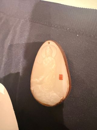 Figura Guan Yin Jade Tallada