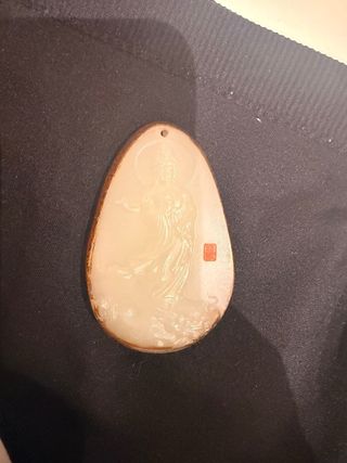 Figura Guan Yin Jade Tallada