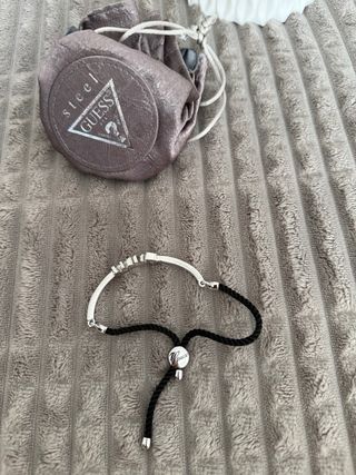Pulsera Guess con cristales plateada