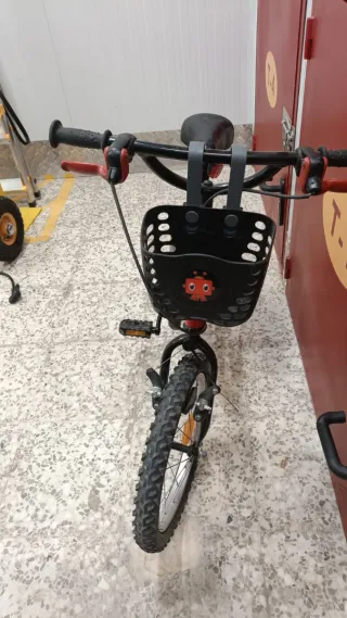 Bicicleta infantil B'Twin roja