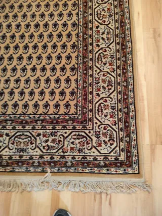 Alfombra de lana beige y multicolor