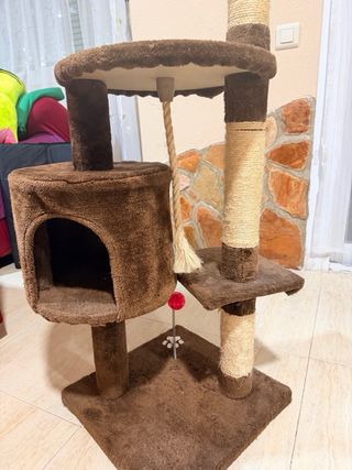 Árbol rascador para gatos