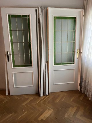 Puerta lacada blanca con cristal vidriera
