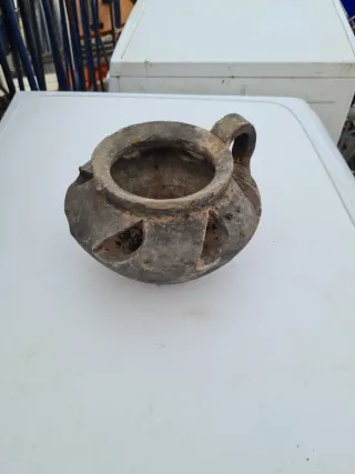 Jarrón antiguo de barro