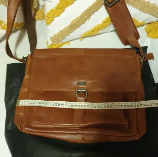 Bolso de piel grande y espacioso