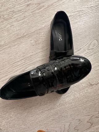 Mocasines negros charol