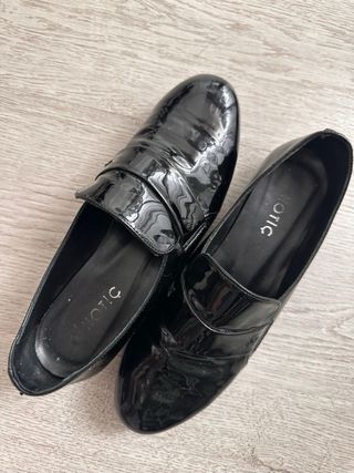 Mocasines negros charol