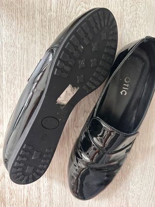 Mocasines negros charol