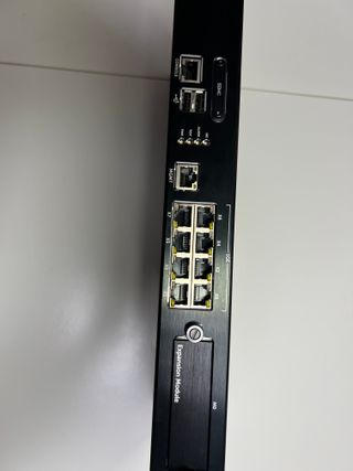 Firewall Dell SonicWall NSA 2600 Rack 1U 8 Puertos