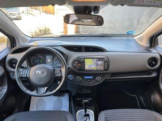Toyota Yaris Hybrid 1.5 100Cv FEEL ¡¡PEGATINA ECO!