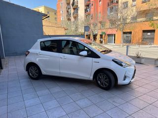 Toyota Yaris Hybrid 1.5 100Cv FEEL ¡¡PEGATINA ECO!