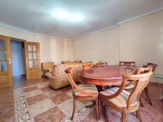 Piso en venta en Feria en Albacete