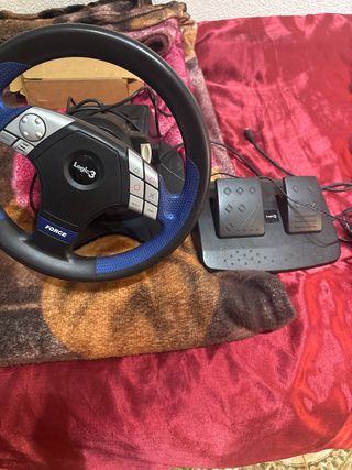 Volante y Pedales Logic3 PS1/PS2