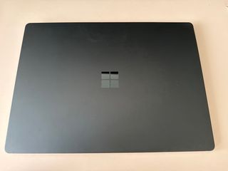 Microsoft Surface Laptop 2. i7. 8GB RAM