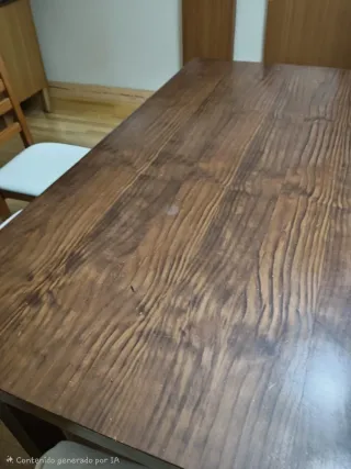 Mesa de comedor de madera