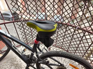 Bicicleta de Montaña Negra Llantas y ruedas nuevas