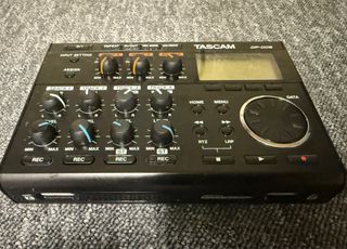 Tascam DP-006 Registratore Digitale 6 Tracce