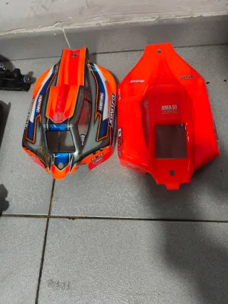 Associated RC8B3.2e 1/8 TT Competición