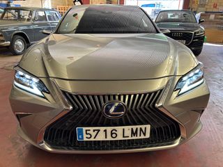 Lexus ES 2021
