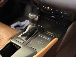 Lexus ES 2021