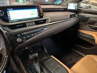 Lexus ES 2021