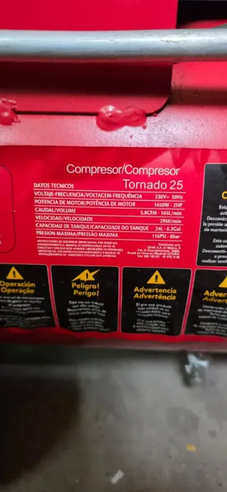 Compresor de aire CEVIK rojo