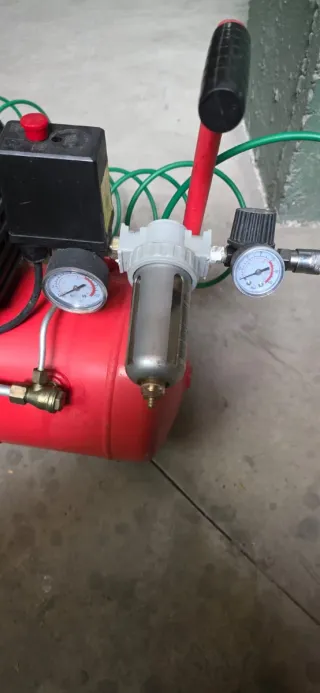 Compresor de aire CEVIK rojo