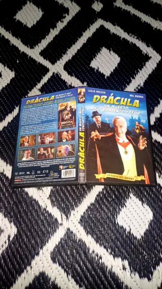 DRÁCULA: UN MUERTO MUERTO CONTENTO FELIZ  DESCATAL