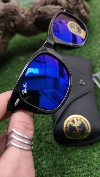 Gafas de sol Ray-Ban negras y azules
