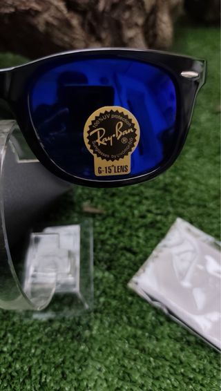 Gafas de sol Ray-Ban negras y azules
