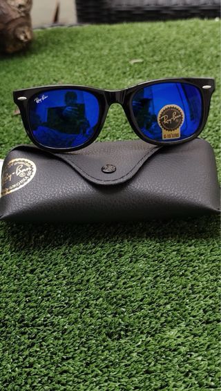 Gafas de sol Ray-Ban negras y azules