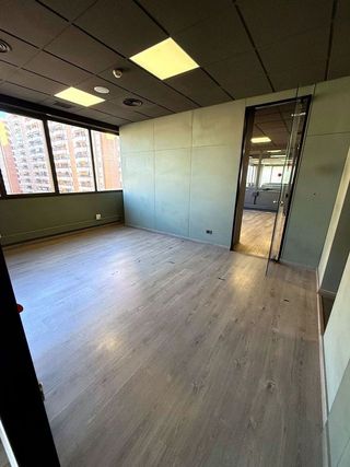Oficina en alquiler en Santa Eulàlia en Hospitalet de Llobregat, L´