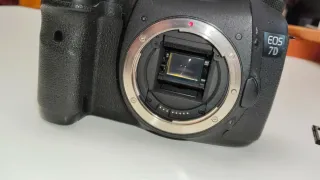 Canon EOS 7D Cámara Réflex Tiene mucho uso