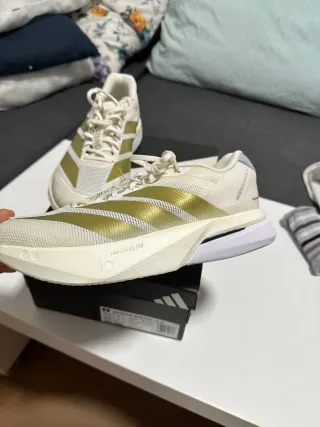 Zapatillas Adidas Adizero Boston Doradas Beige