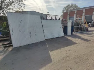 3 Puertas de Garaje Peatonales/Vehiculares