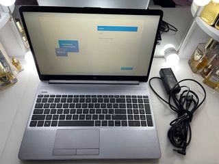 Laptop HP 255 G9 (15.6") + Maletín HP Original + D