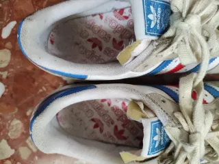 Zapatillas Adidas Retro Blancas y Azules