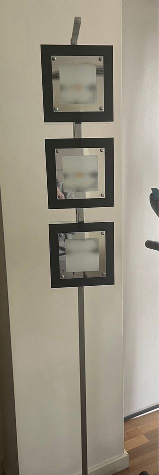 Lámpara de pie moderna cristal y metal