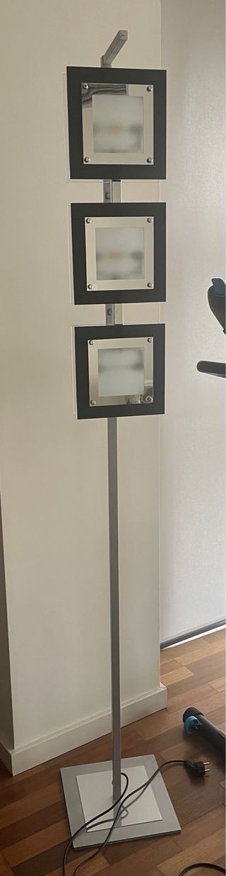 Lámpara de pie moderna cristal y metal
