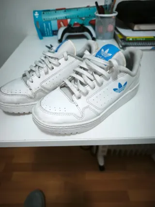 Zapatillas Adidas niño blancas