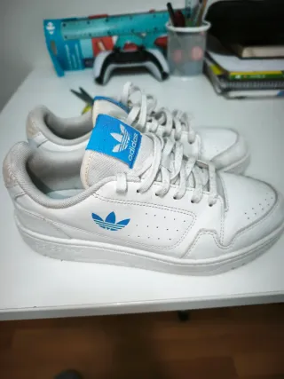 Zapatillas Adidas niño blancas