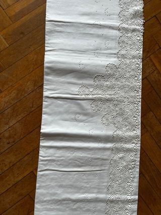 Sábana 240x180 y almohadon 157x40 bordado a mano