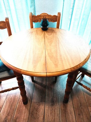 Mesa extensible,4 sillas pino labradas