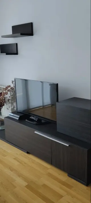 Mueble TV moderno oscuro